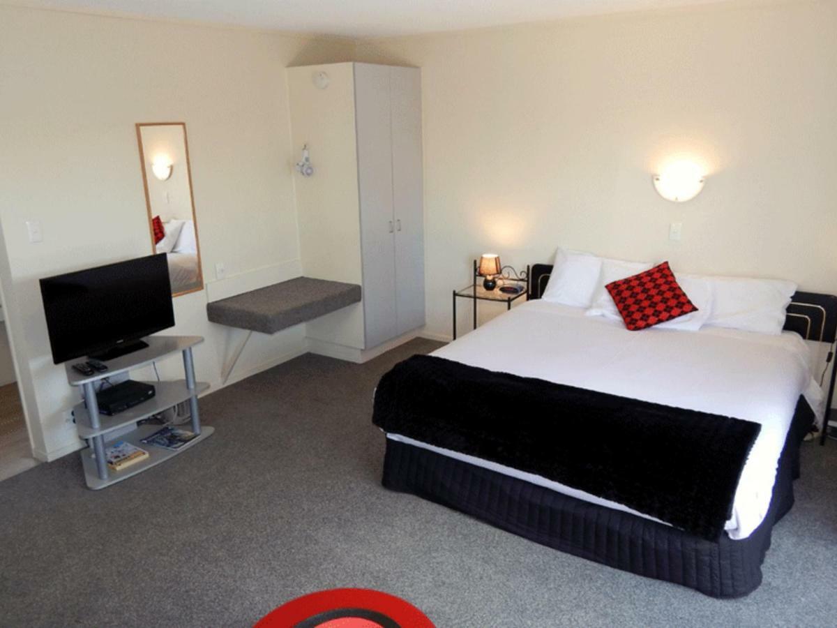 Cheviot Park Motor Lodge Whangarei Esterno foto